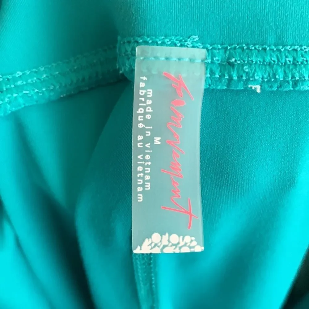 Free People FP Movement Hearts Aflutter Wavy Waters Ruffle Active Leggings Sz M - Picture 11 of 13